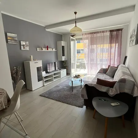Pink Sky Apartment *